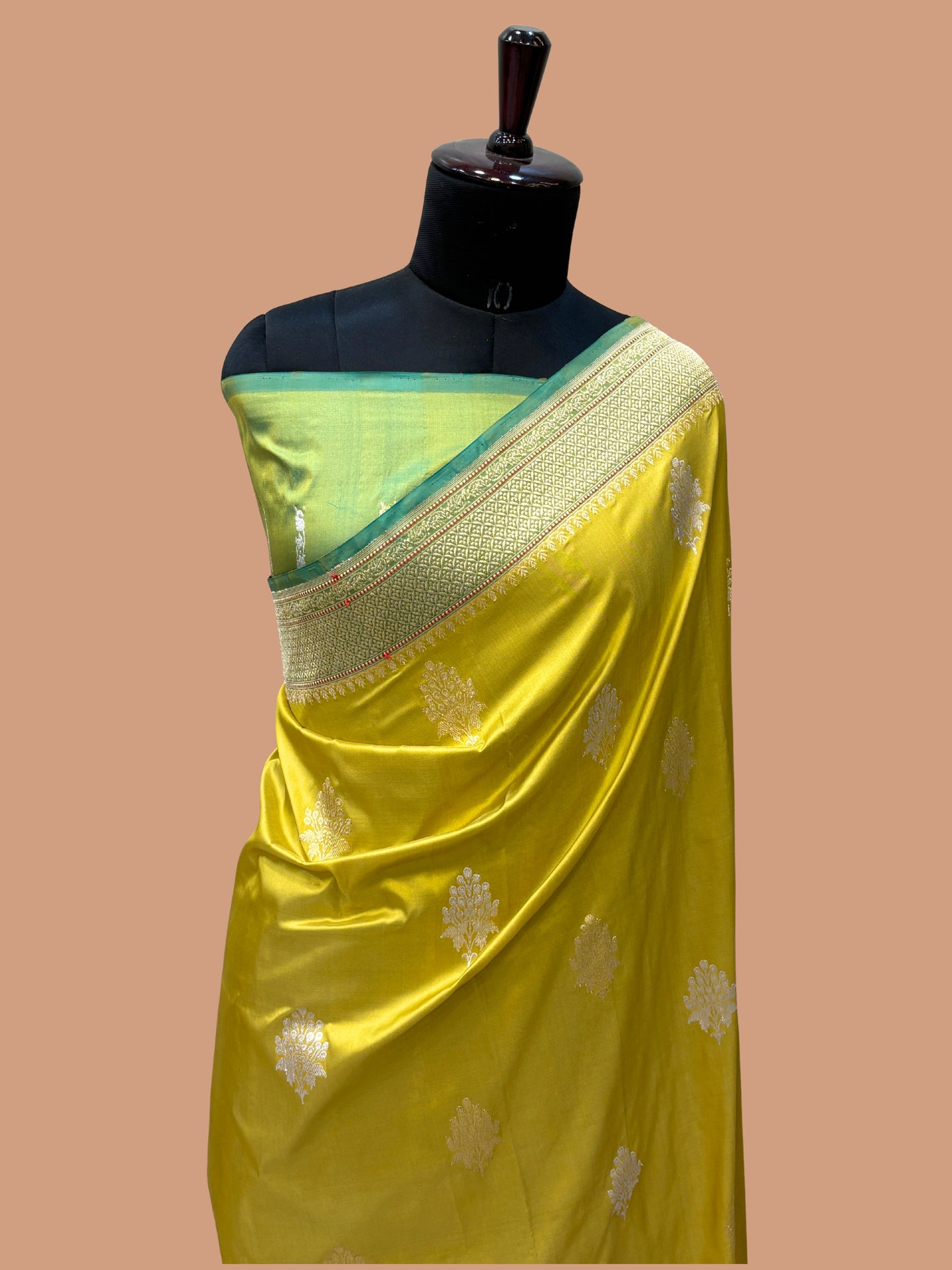 Pure Katan Silk Banarasi Handloom Saree - All over Kadua motifs