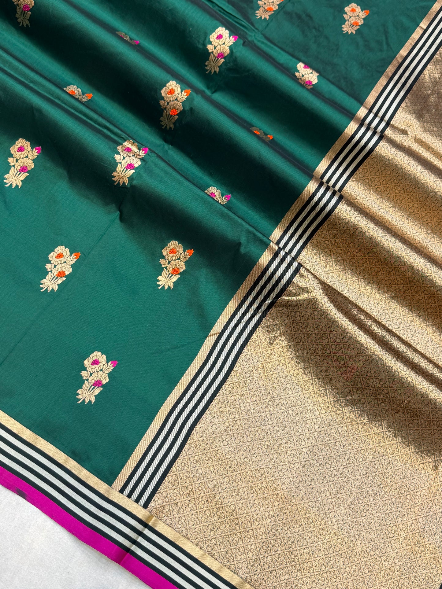 Pure Katan Silk Banarasi Handloom Saree - All over Kadua Buta