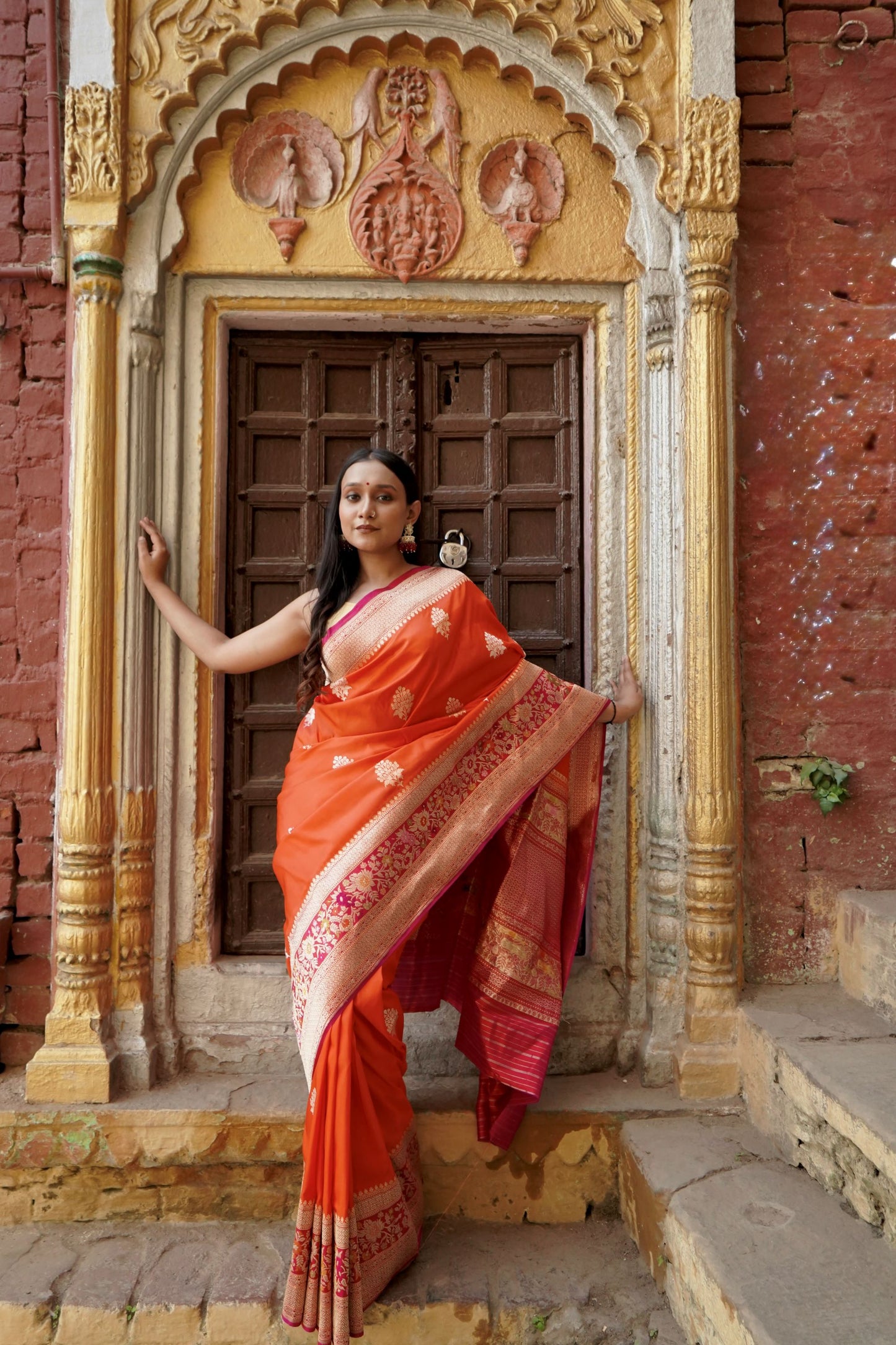 Pure Katan Contrast Border with Tilfi Minakari Border in Kadhwa Motifs Saree