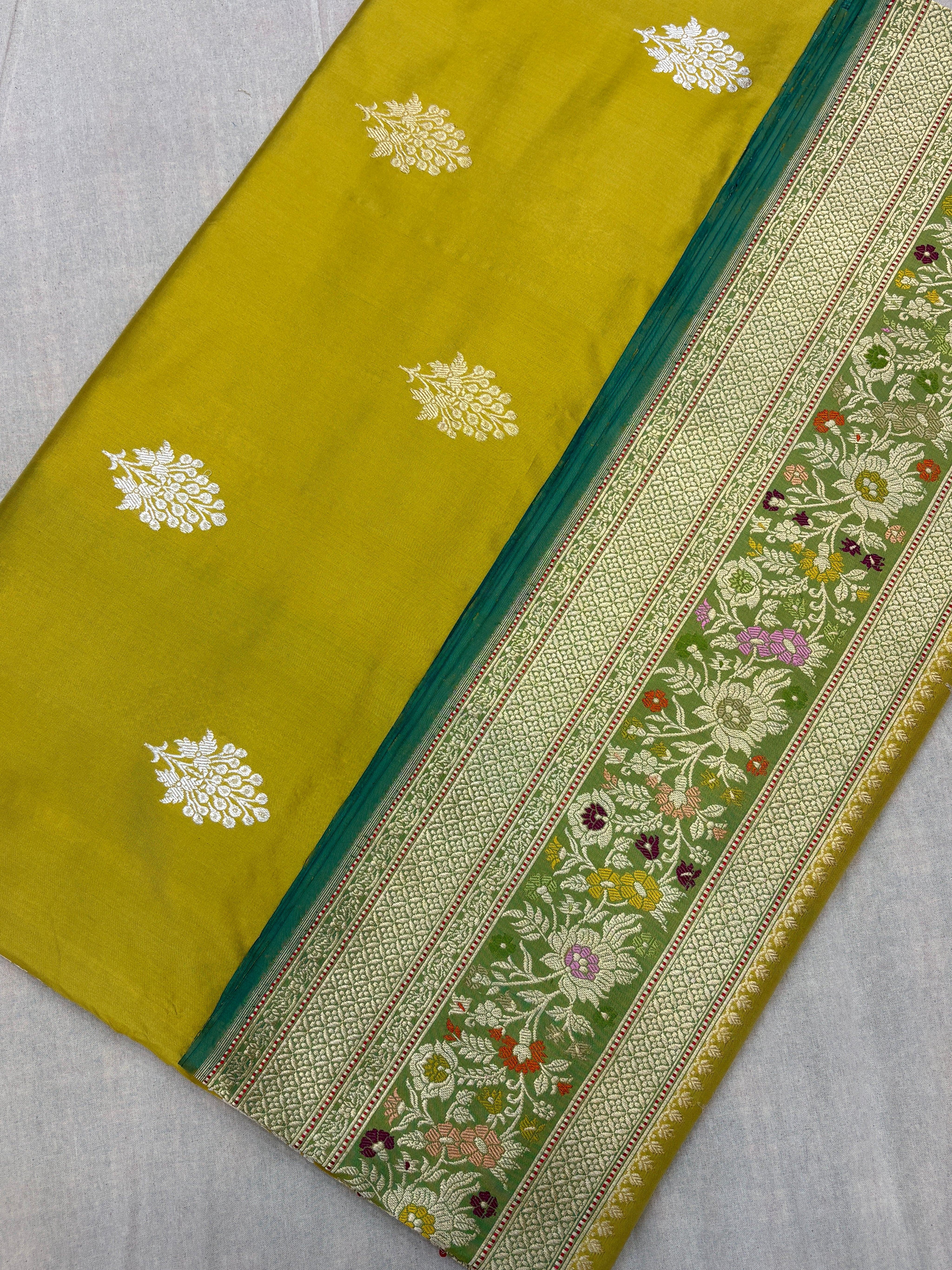 Pure Katan Silk Banarasi Handloom Saree - All over Kadua motifs