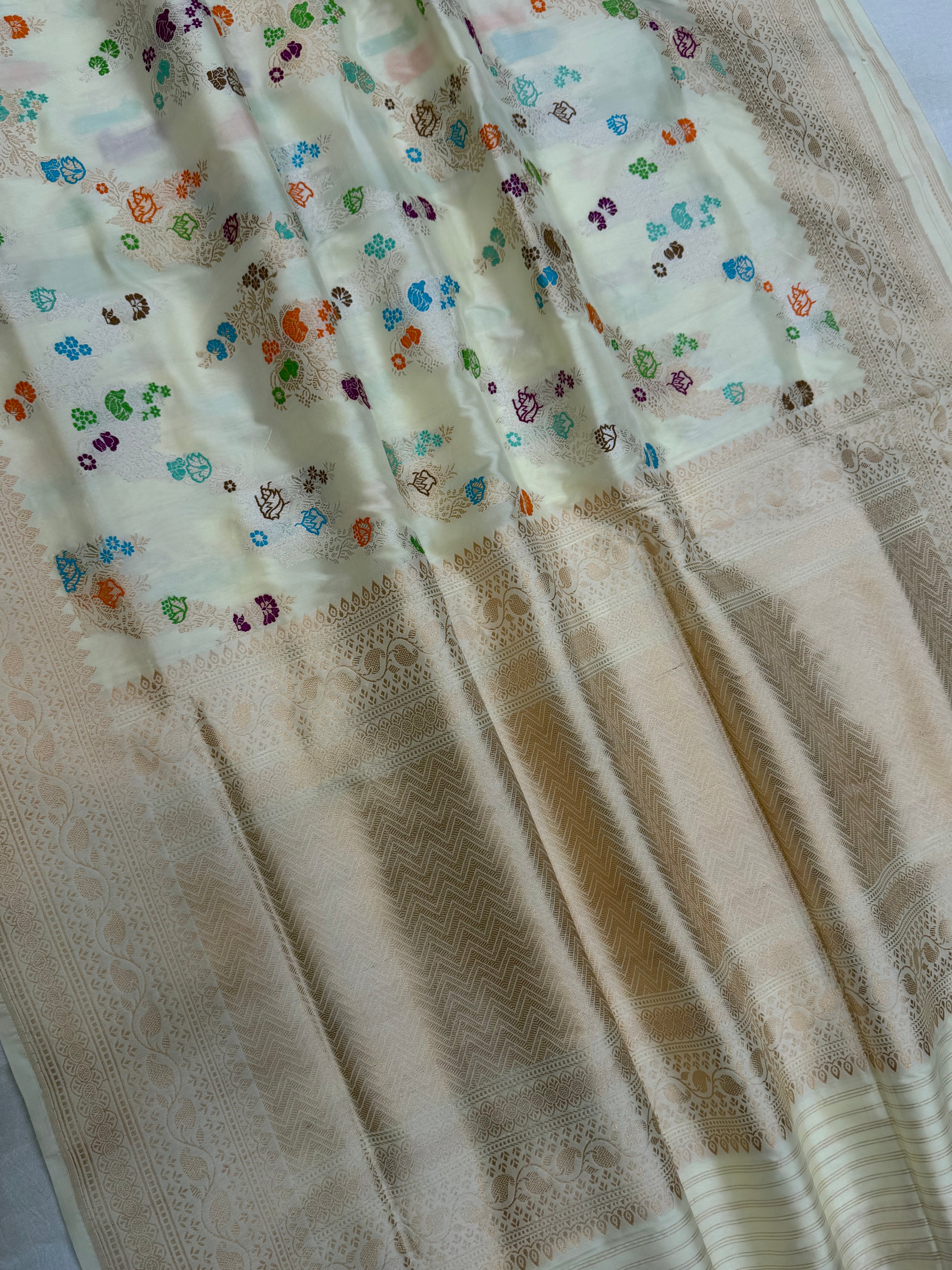 Pure Katan Silk Banarasi Handloom Saree - All over Kadua Jangla