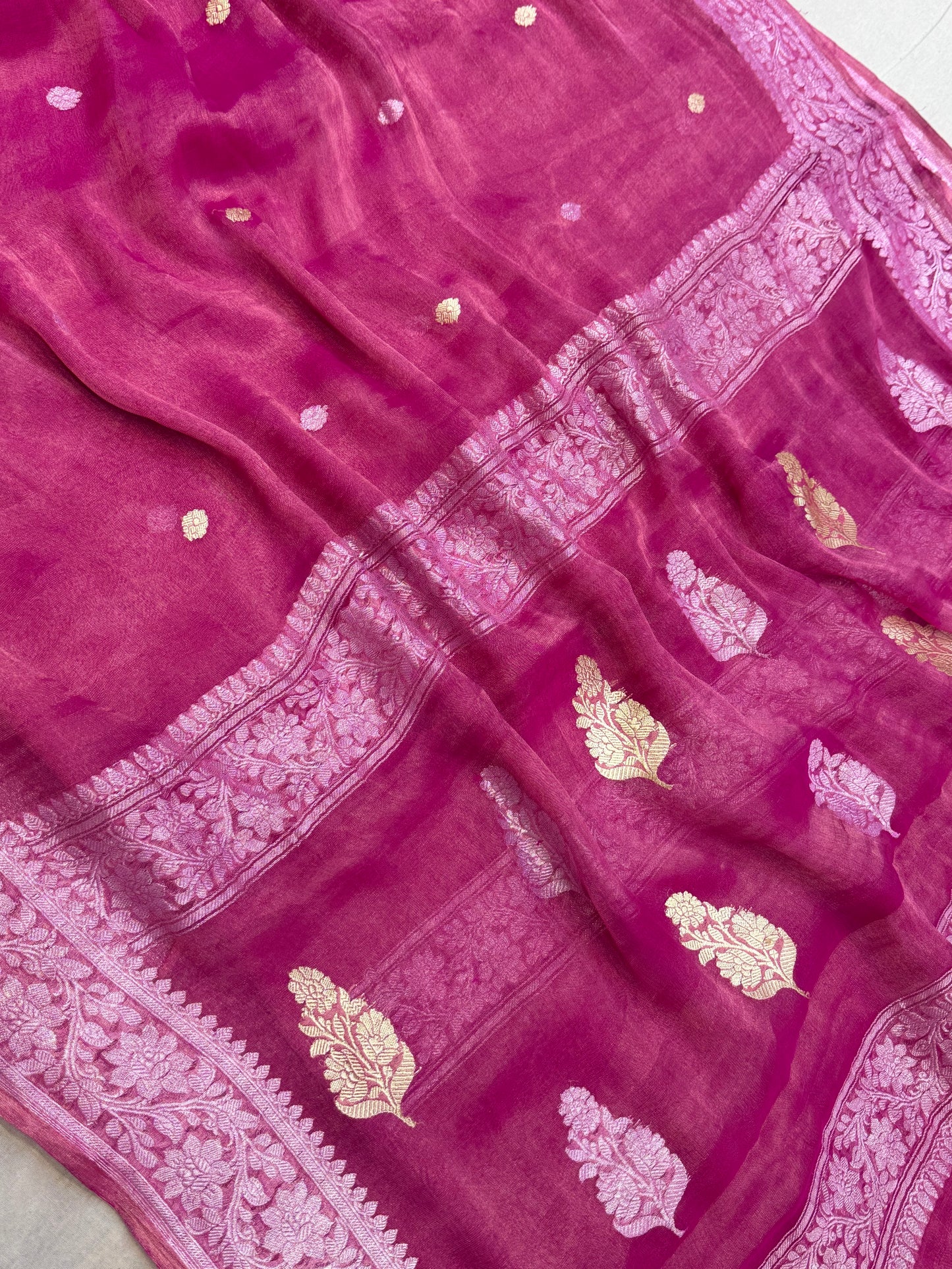 Pure Georgette Tissue Handloom Banarasi Saree - Silver Zari