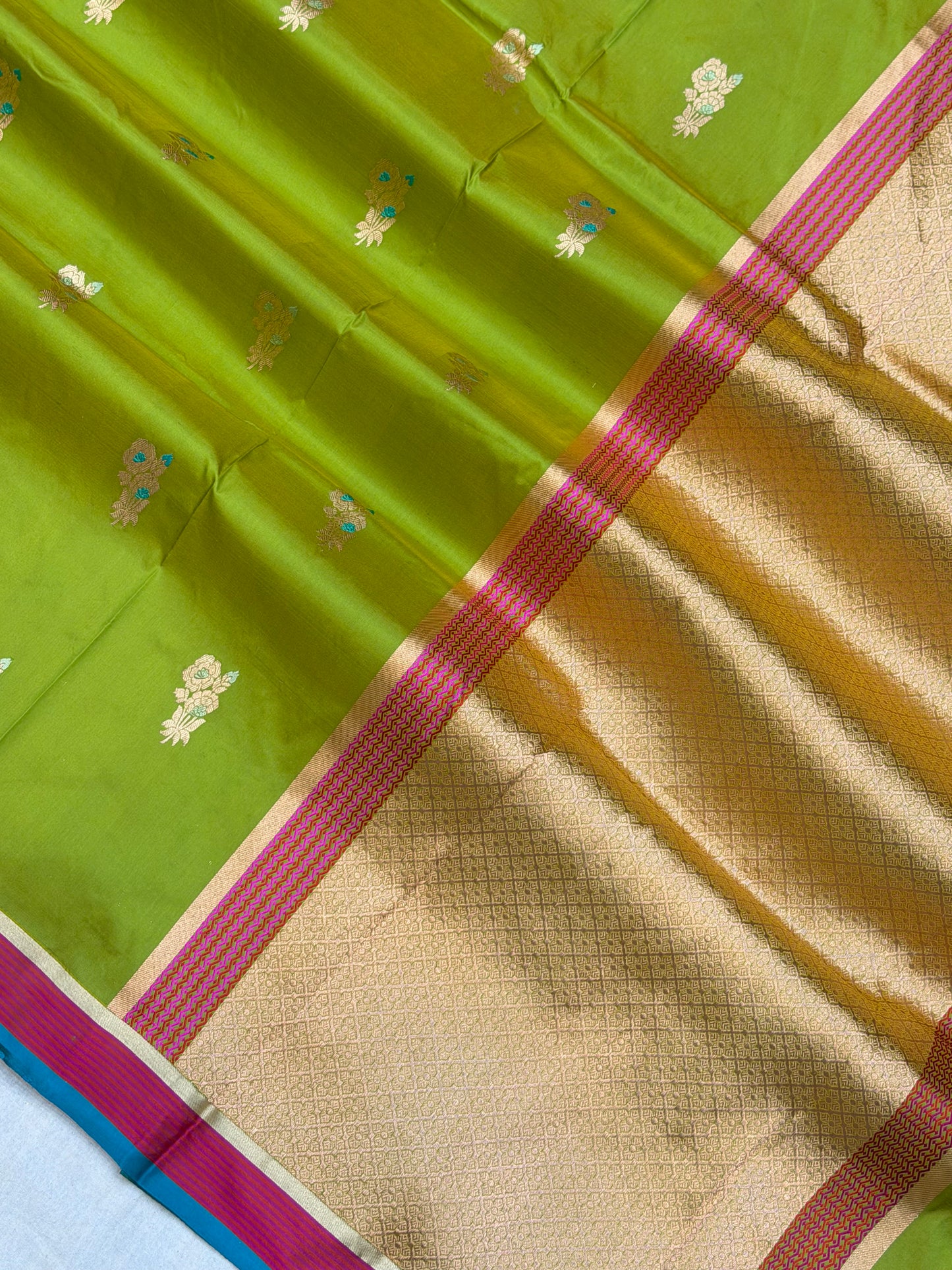 Pure Katan Silk Banarasi Handloom Saree - All over Kadua Buta