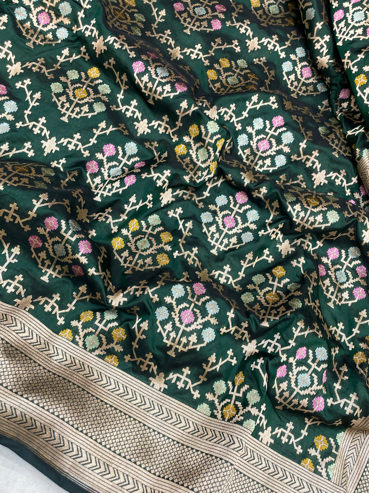 Pure Katan Silk Banarasi Handloom Saree - All Over Motifs