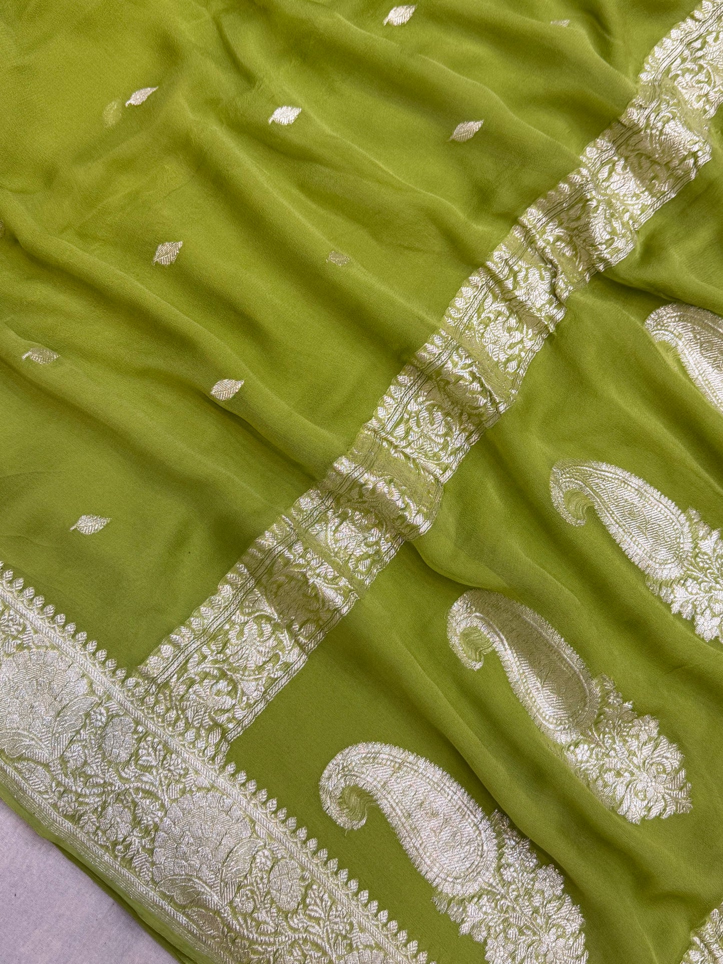 Pure Georgette Handloom Banarasi Saree - Silver Zari