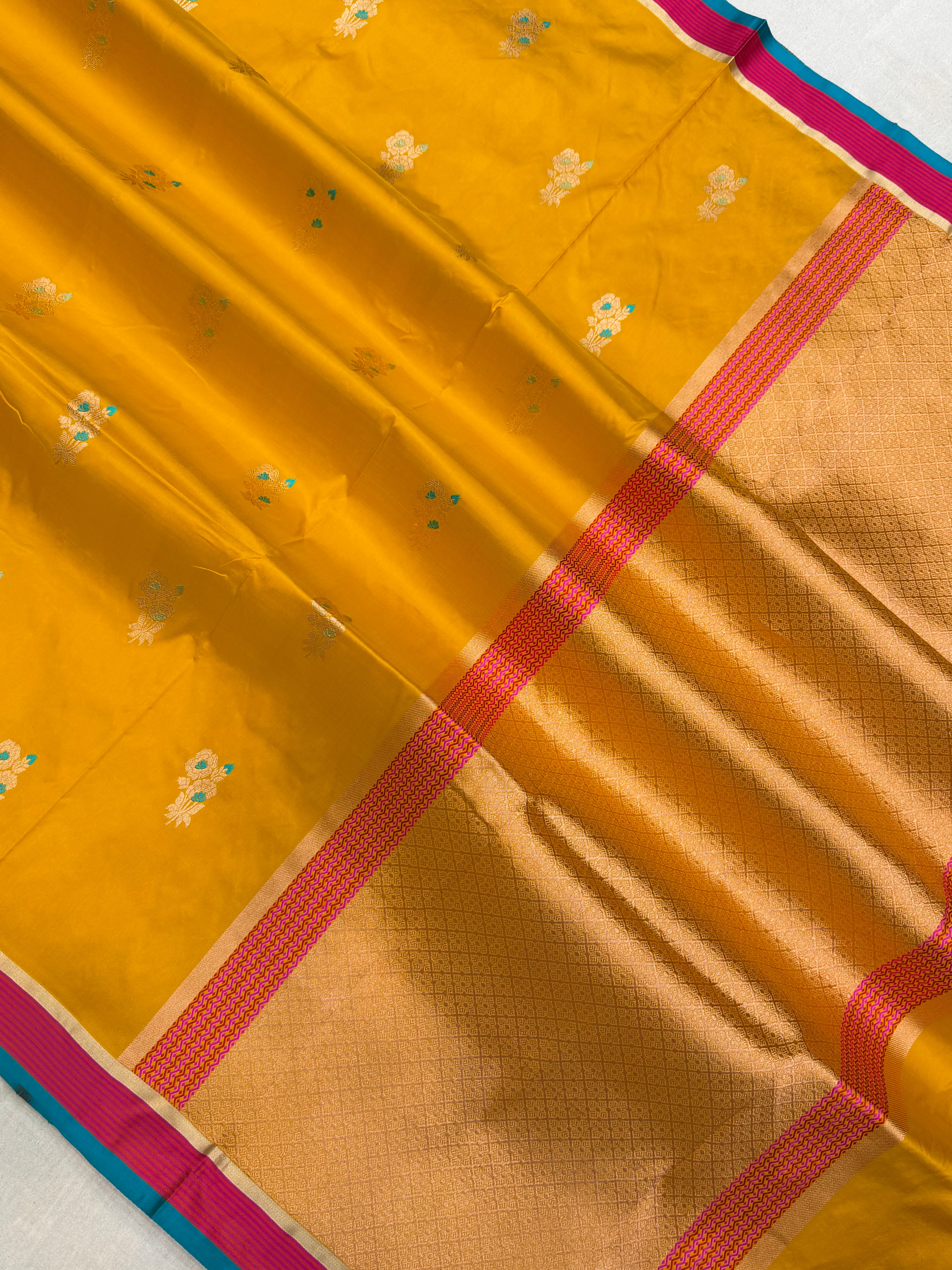 Pure Katan Silk Banarasi Handloom Saree - All over Kadua Buta