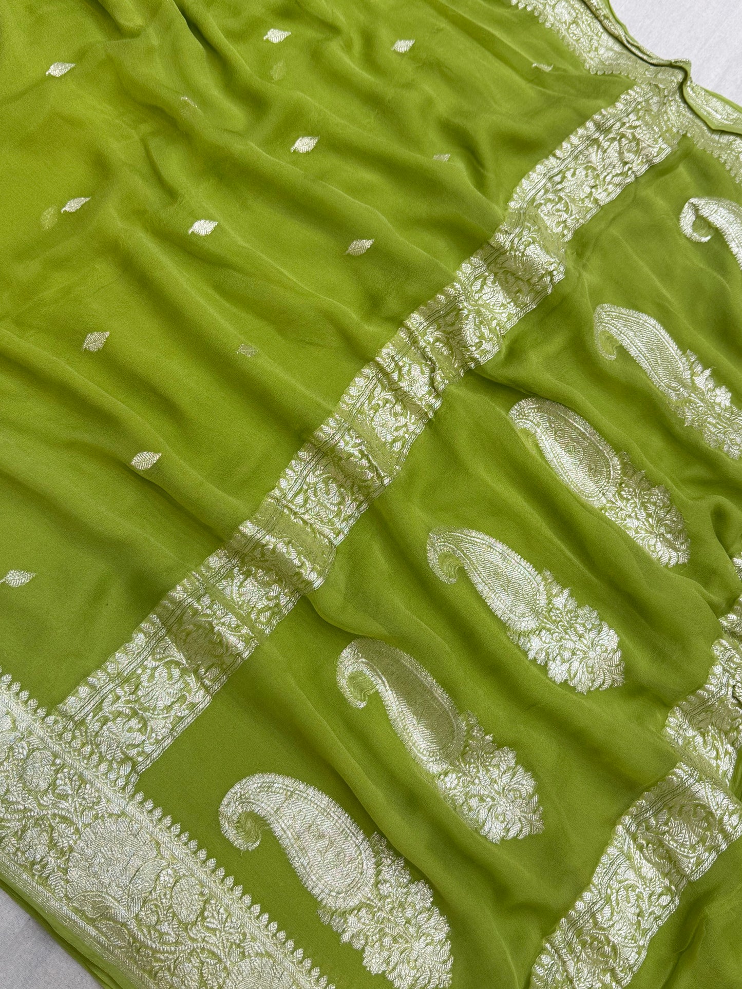 Pure Georgette Handloom Banarasi Saree - Silver Zari