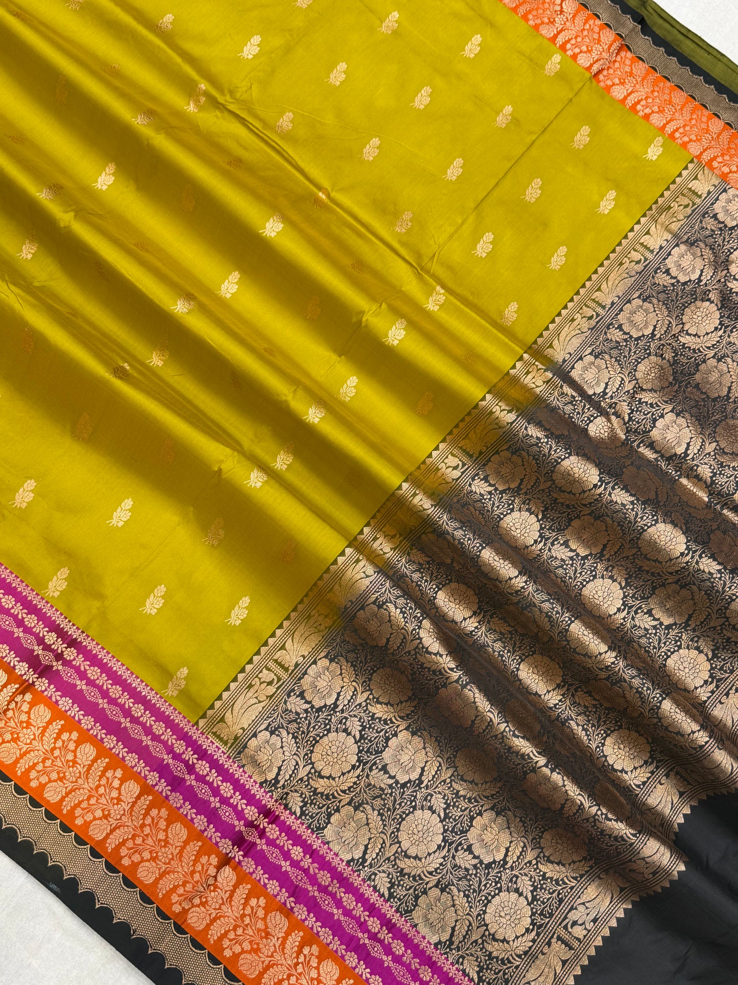 Pure Katan Silk Banarasi Handloom Saree - All over Kadua Buti