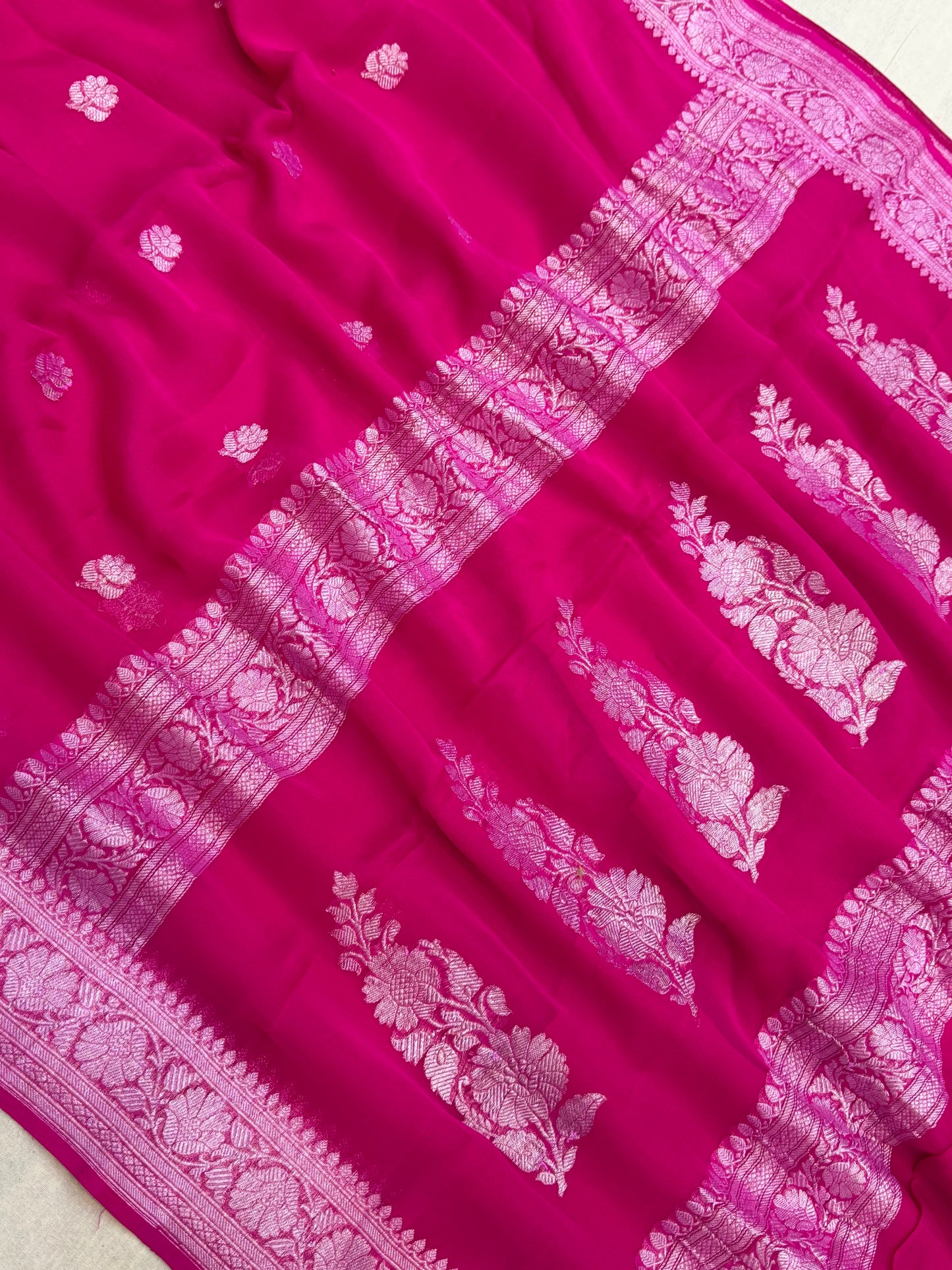 Pure Georgette Handloom Banarasi Saree - Silver Zari