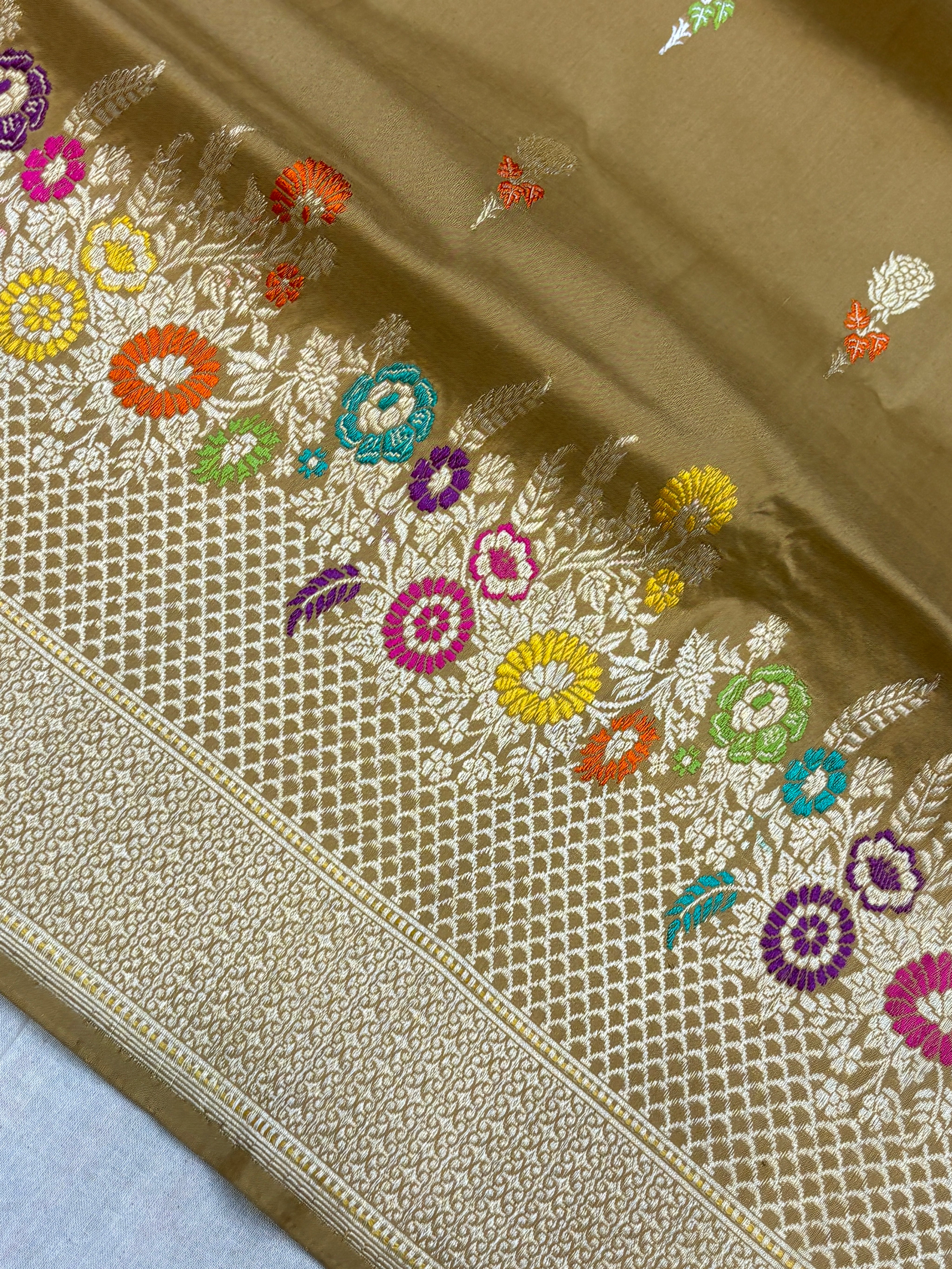 Pure Katan Silk Banarasi Handloom Saree - All over Kadua motifs