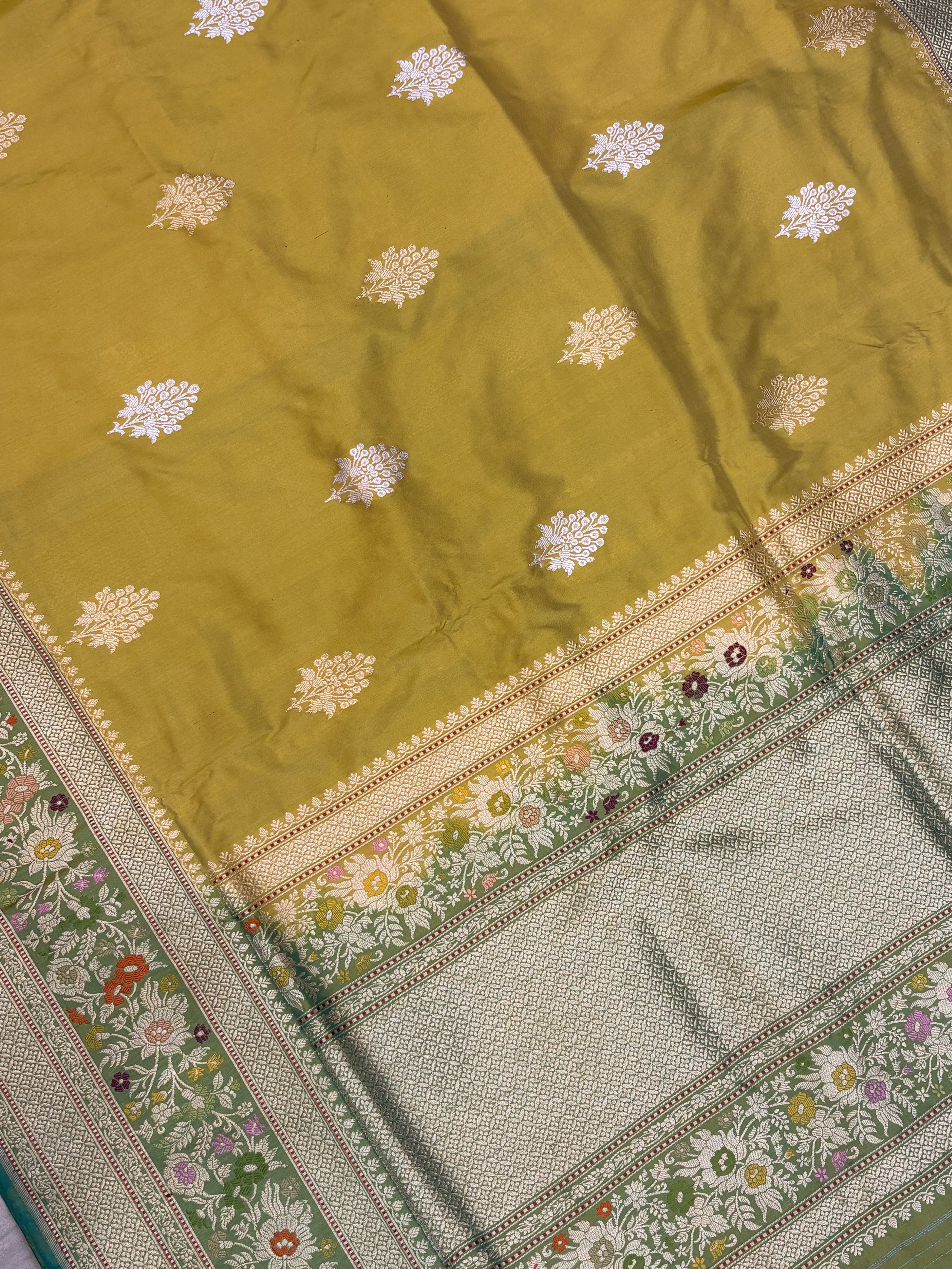 Pure Katan Silk Banarasi Handloom Saree - All over Kadua motifs