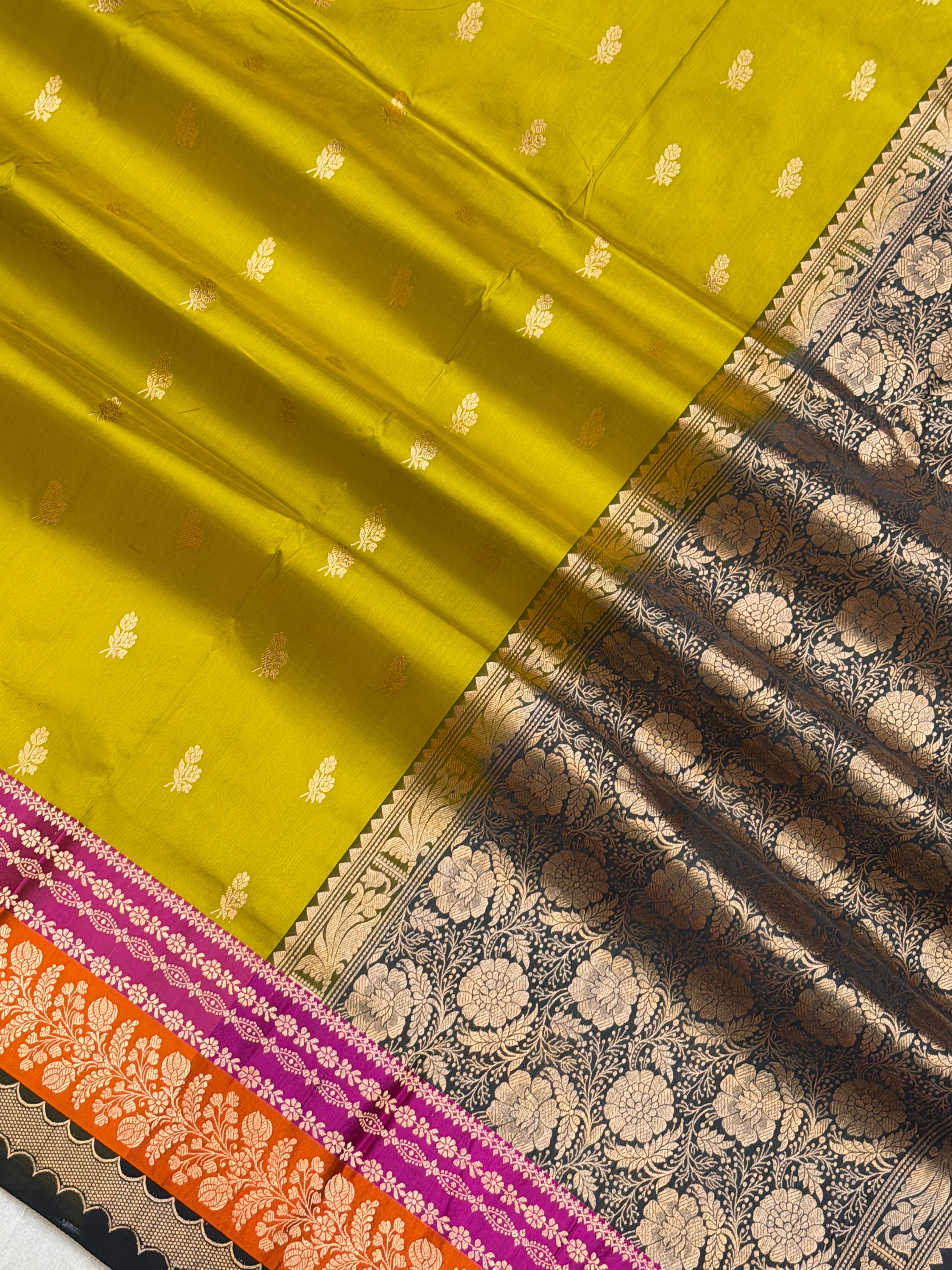 Pure Katan Silk Banarasi Handloom Saree - All over Kadua Buti