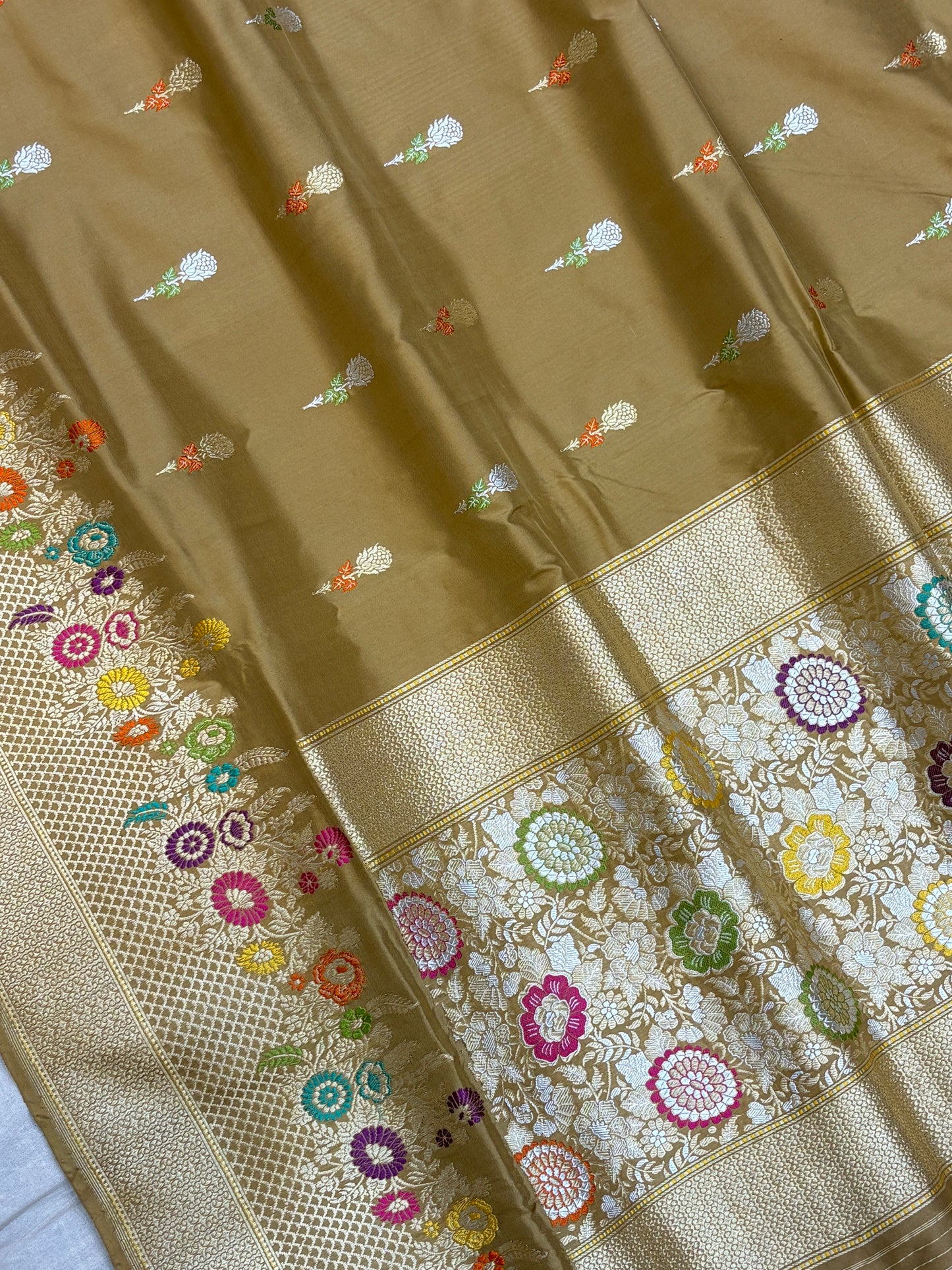 Pure Katan Silk Banarasi Handloom Saree - All over Kadua motifs