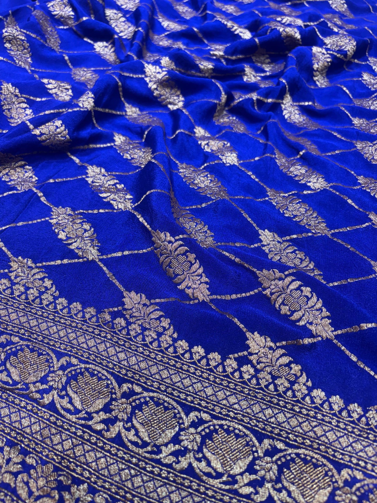 Pure Crape Antique Zari Allover Small Motifs Design Saree