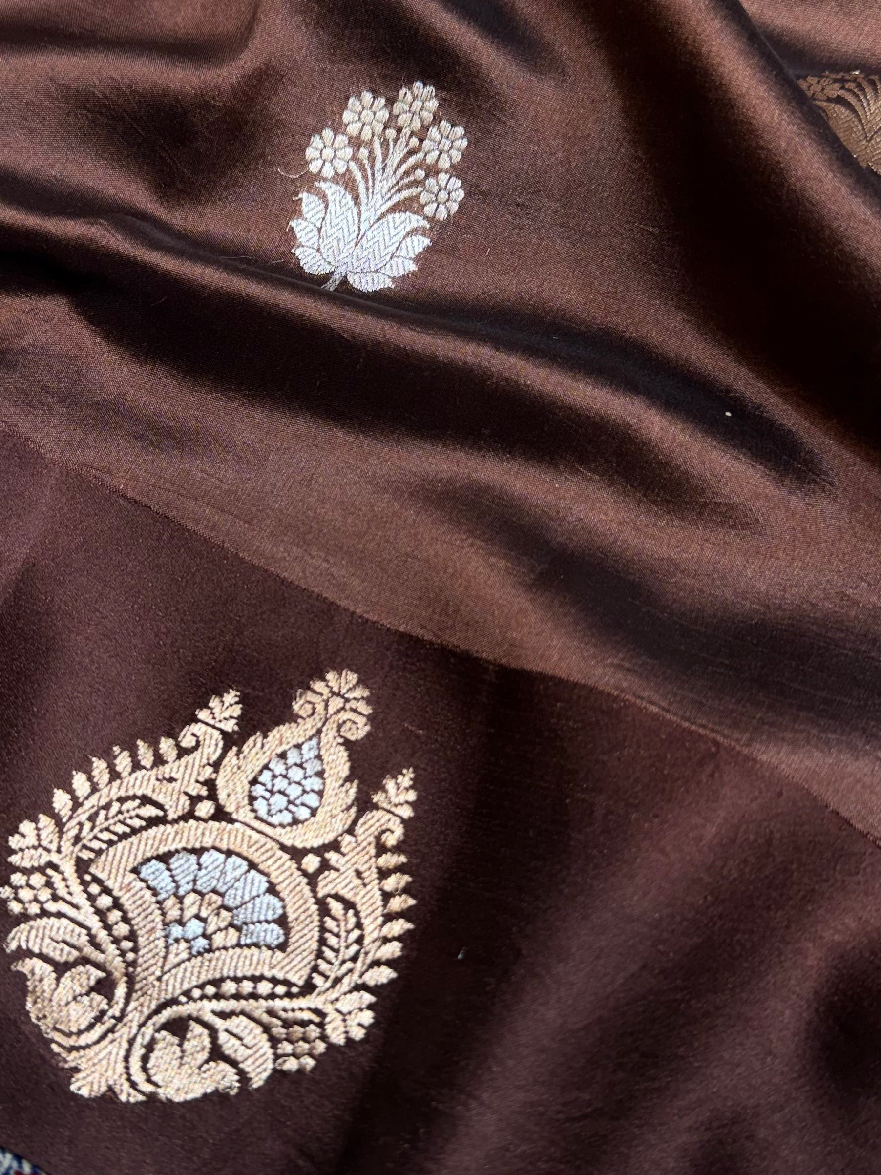 Pure Light Weigh Katan Mango Silk Sona Rupa Kadhwa Motifs with Satin Border