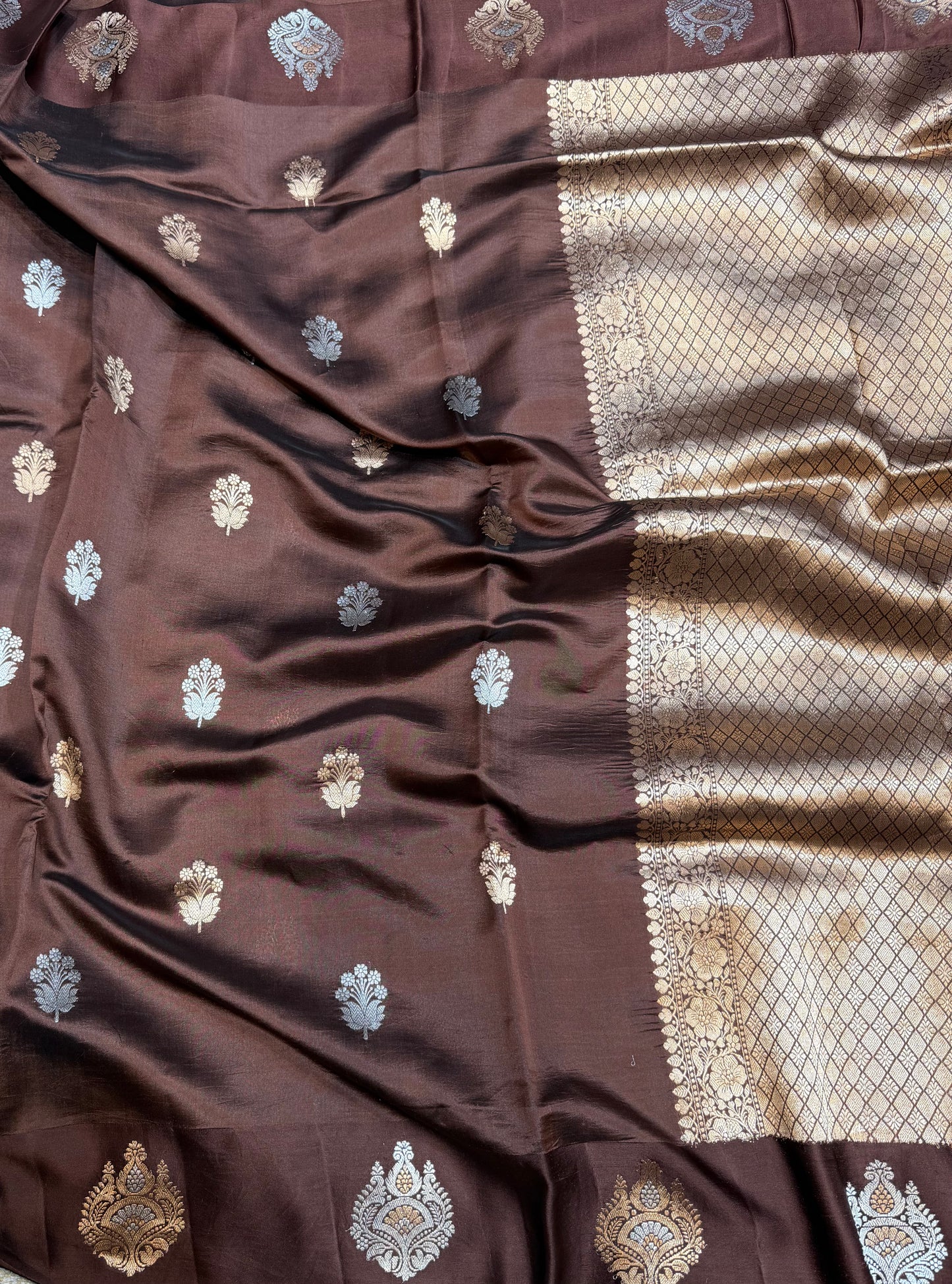 Pure Light Weigh Katan Mango Silk Sona Rupa Kadhwa Motifs with Satin Border
