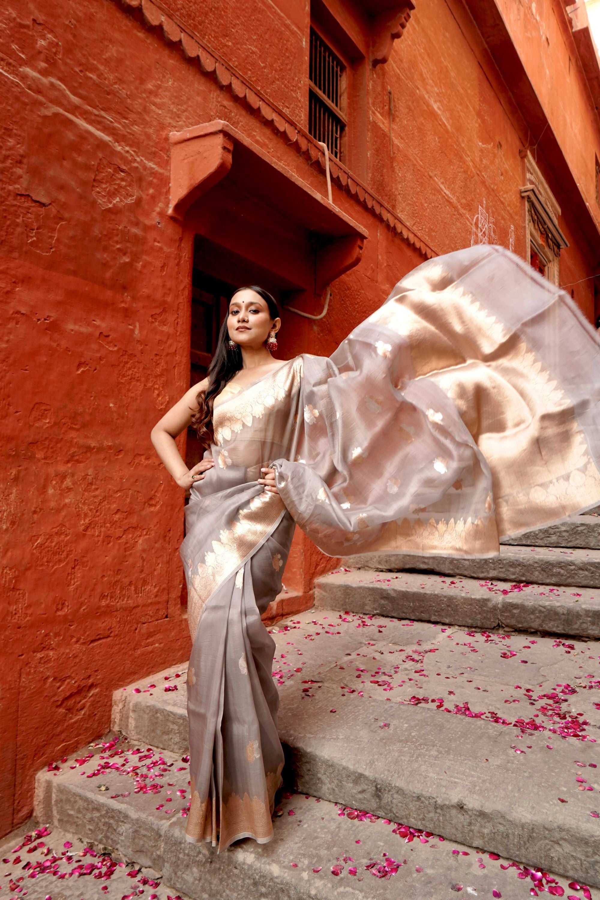 Pure Kora Silk Upscaleup Sona Rupa Booti in Kadhwa