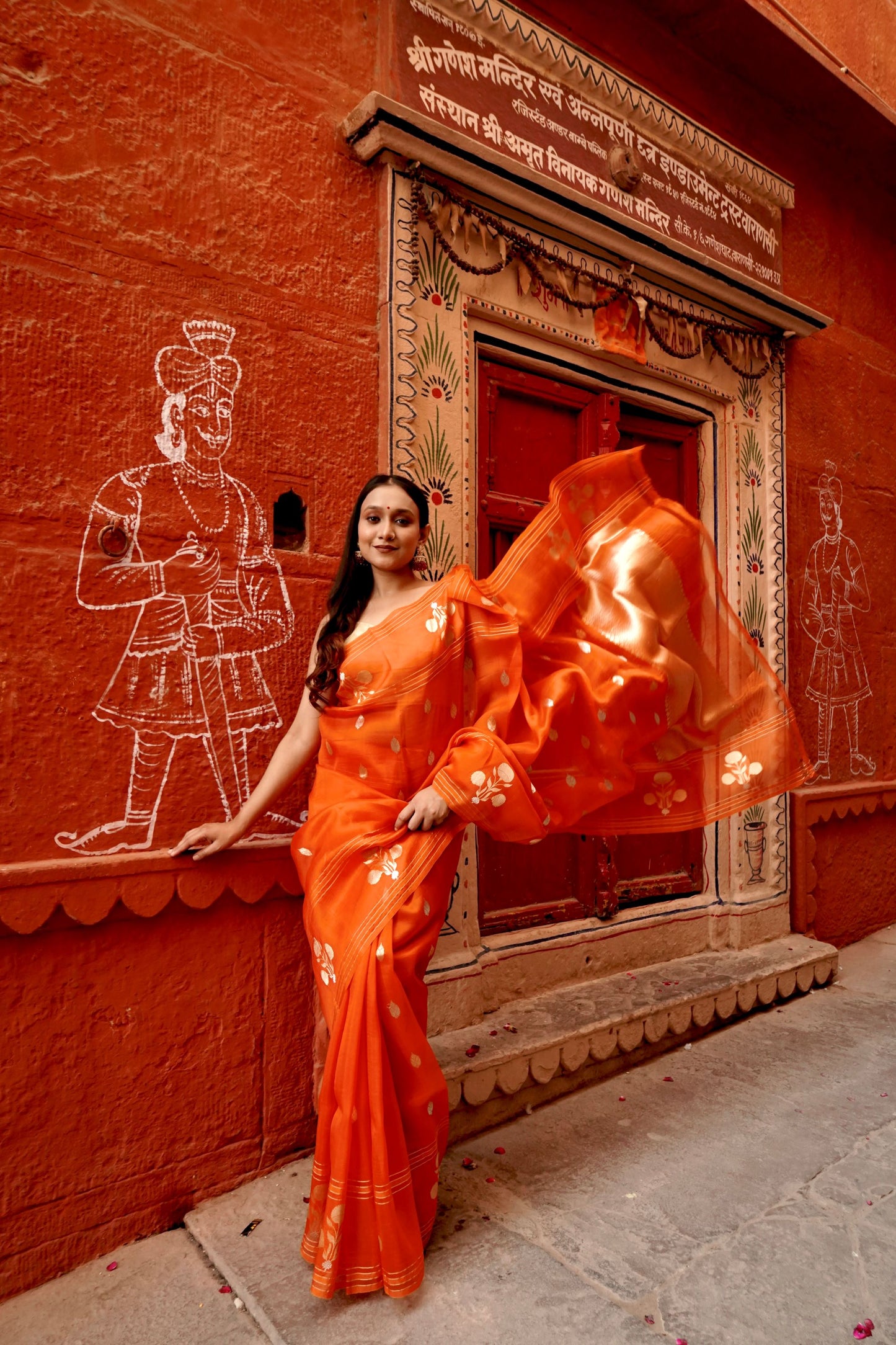 Pure Kora Designer Silk in Sona Rupa Boota Made with Kadhwa Technique
